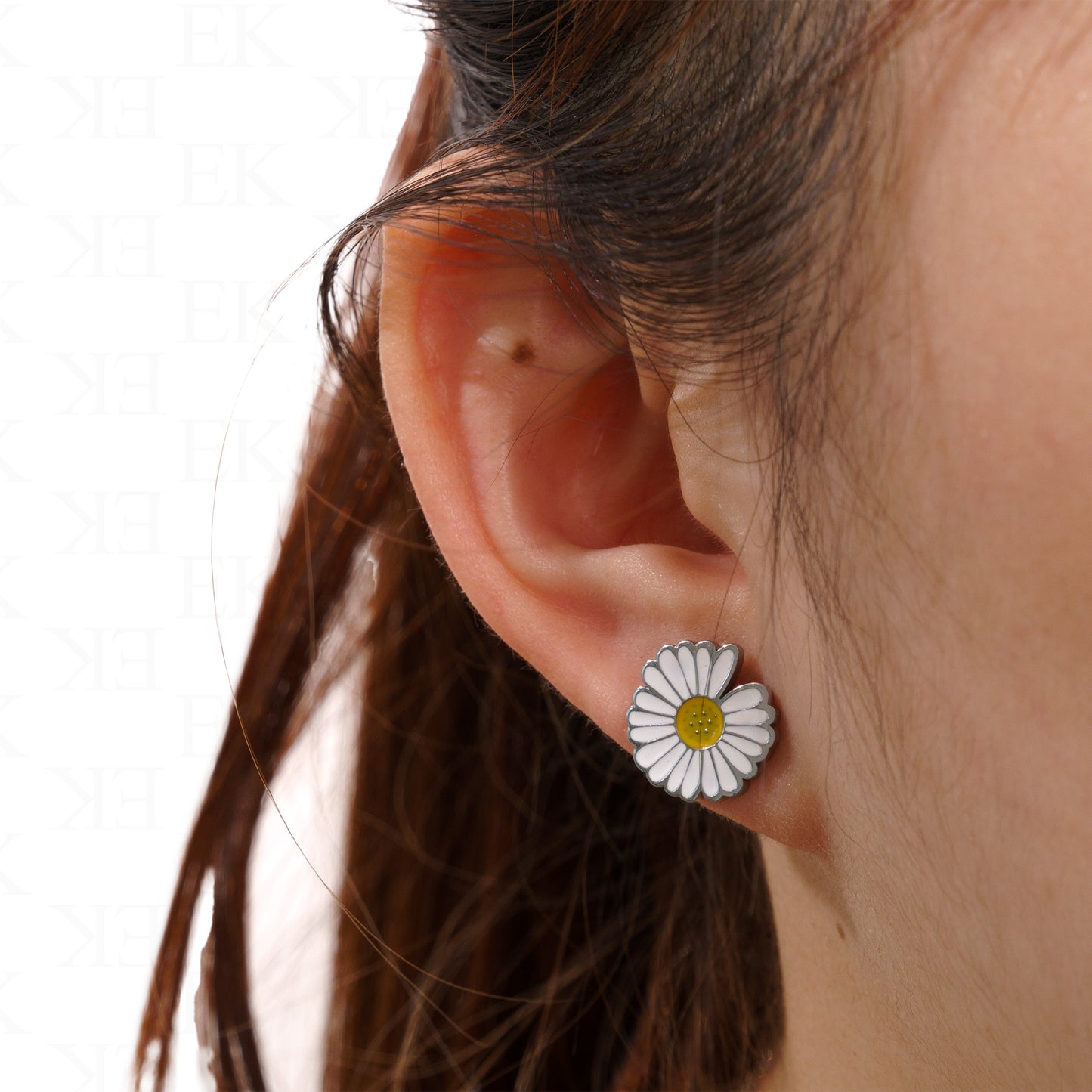 Sunflower Earring White (Pair)